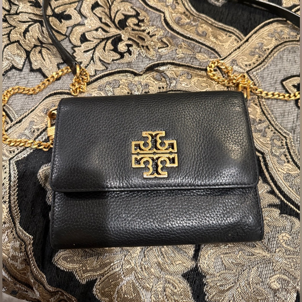 Tory Burch Chain Wallet Crossbody